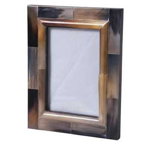 ZONE ARTISANALE Cadre photo rectangulaire vertical en résine écologique fait main, design rustique, pour table - Product Image 1