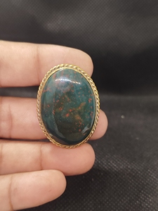 Jaspe Sanguin Naturel avec Sertissage Cabochon en Laiton – Bijoux Artisanaux en Laiton et Pierres Précieuses - Product Image 3