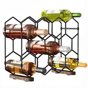 Porte-bouteilles à vin de table moderne en métal noir géométrique pour 6 bouteilles avec base en bois, style nid d'abeille industriel, support en fil métallique - Product Image 5