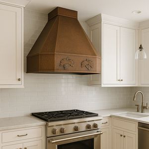 Hotte de cuisine décorative en cuivre, alliant design classique et qualité artisanale, avec ventilation efficace, pour améliorer votre cuisine - Product Image 6