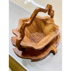 Cesta para Pan de Madera Maciza Teñida de Nogal con Separador - Venta al por Mayor Hecha a Mano - Product Image 4