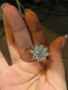 Impresionante Anillo de Diamantes Redondos en Oro Blanco para Mujer, Anillo de Compromiso Clásico con Diamantes de Corte Redondo, Joyería Fina de Lujo, Regalo para Ella - Product Image 4