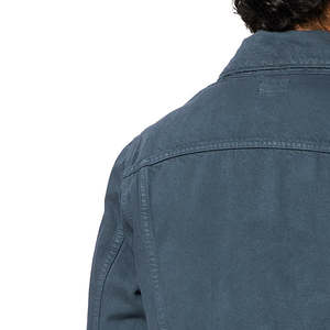 เสื้อแจ็คเก็ตยีนส์ผู้ชายสีฟ้าอ่อน ผ้าฝ้าย 100% ซับในขนแกะ ซักแล้ว สำหรับฤดูหนาว ขายส่ง บรรจุภัณฑ์แบบกำหนดเองได้ - Product Image 5