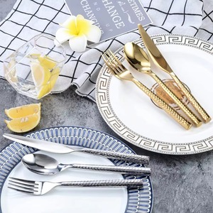 Juego de cubiertos de acero inoxidable pulido a espejo, juego de 4 piezas que incluye tenedor, cuchillo y cuchara - Product Image 5