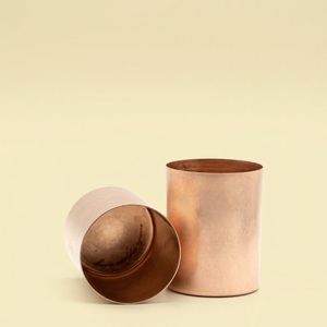 Juego de vasos de agua de cobre puro 100% hechos a mano con diseño tradicional en relieve para beneficios y bienestar ayurvédicos. - Product Image 5