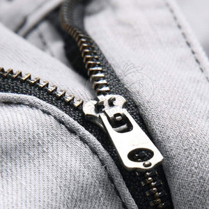 Jeans déchirés pour hommes en gros, faible MOQ, sur mesure, dernier design, en vente - Product Image 4