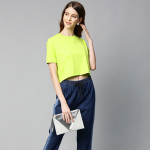 T-shirts courts noirs surdimensionnés personnalisés pour femmes, avec imprimé blanc uni et carreaux, respirants, avec couleurs et logo personnalisés - Product Image 6