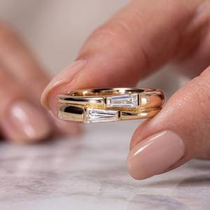 Bague empilable unisexe en or massif 14 carats avec diamants taille baguette conique de 0,25 carat chacun, cultivés en laboratoire, idéale pour les fêtes, les propositions et comme cadeau pour elle. - Product Image 3