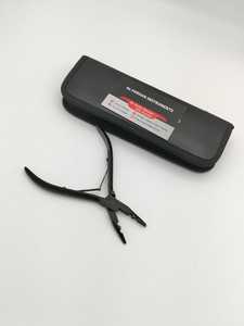 Pince à deux trous de qualité supérieure, couleur plasma noir, pour extensions de cheveux, logo personnalisé, prix de gros, AL FARDAN INSTRUMENTS - Product Image 4