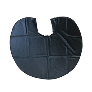 Cape de Coiffure Professionnelle Noire à Motif Circulaire en Polyester Résistante à l'Eau pour Barbier, Salon, Coupe de Cheveux, Coloration et Coiffage - Product Image 1