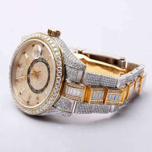 Reloj con Incrustaciones de Diamantes en Oro Rosa para Mujer |   Esfera Romana con Bisel de Diamantes |   Reloj de Lujo Glamuroso |   Regalo de aniversario para esposa - Product Image 2
