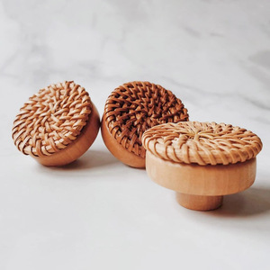 Pomo de ratán para puerta de cocina o dormitorio, pomo de alta calidad con asa trenzada estilo bohemio. - Product Image 1