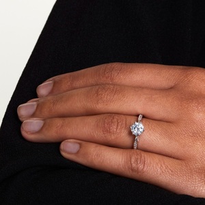 แหวนเพชรเลี้ยงในห้องปฏิบัติการ ดีไซน์หรูหรา ตัวเรือนเงินแท้ 925 ชุบโรเดียม สไตล์ชาติพันธุ์ ประกายระยิบระยับเหนือกาลเวลา เหมาะสำหรับงานแต่งงาน งานหมั้น สำหรับผู้หญิง ให้ความรู้สึกโรแมนติก - Product Image 4