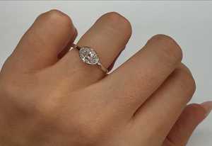 Anillo de compromiso solitario horizontal de oro macizo de 14K/18K con diamante ovalado cultivado en laboratorio de 1 quilate, venta al por mayor del fabricante - Product Image 2