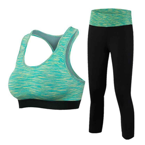Ensemble de yoga personnalisé pour femme : soutien-gorge de sport et leggings, tenue de fitness taille haute extensible, vêtements de sport respirants en polyester - Product Image 1