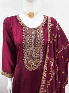 Conjunto de salwar kameez de seda bordada estilo boutique india con dupatta, atuendo étnico premium para mujer, ideal para bodas y fiestas. - Product Image 4