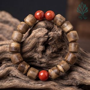 สร้อยข้อมือไม้กฤษณาเวียดนามงานฝีมือประณีต รุ่น AL-SD-0046-10 ประดับด้วยลูกปัดไม้กฤษณาธรรมชาติ 14 เม็ดทรงกระบอก และลูกปัดปะการังสีแดง 3 เม็ด - Product Image 2