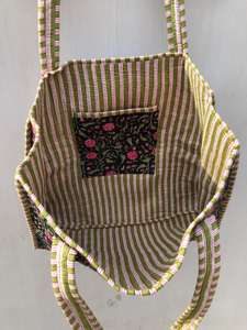 Sac fourre-tout matelassé vintage pour femme en coton indien, avec fermeture éclair, imprimé floral fait main, personnalisable, pour l'hiver et l'été - Product Image 3