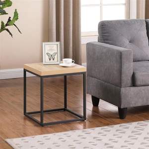 Table d'appoint tendance en fer avec plateau en bois, idéale pour les maisons au style contemporain et une décoration de pièce élégante - Product Image 1