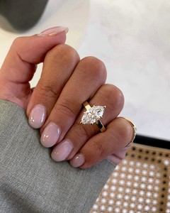 Bague de fiançailles en diamant de laboratoire taille marquise 3 carats, certifiée IGI, solitaire à 6 griffes, bande plate - Product Image 1