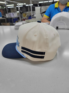 Gorra de Béisbol de Cinco Paneles, Estructurada, de Dos Tonos, de Algodón, para Adultos, con Logotipo Personalizado, Hecha en Vietnam, Estilo Casual y Elegante - Product Image 2