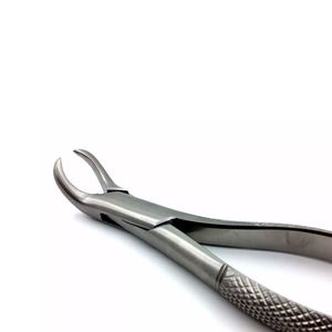 Forceps d'extraction dentaire manuels de qualité supérieure O.R Grade # Instruments chirurgicaux de haute qualité 18L avec dispositif de sécurité pour les molaires supérieures par Grip Surgical - Product Image 4