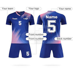 Tenue de football prête pour le terrain, design léger et confortable, adaptée aux sports de plein air et aux activités d'équipe - Product Image 2