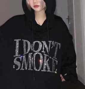 Sudadera con capucha personalizada para hombre con pedrería de cristal termoadhesiva sin cordones, efecto diamante brillante - Product Image 3