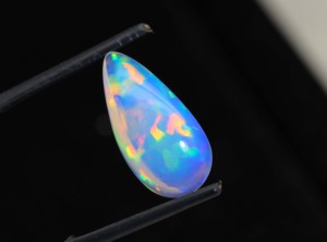 Opale d'Éthiopie véritable, cabochon en forme de poire, 5-7 carats chacune, qualité supérieure, opale de feu Welo pour la création de bijoux - Product Image 1