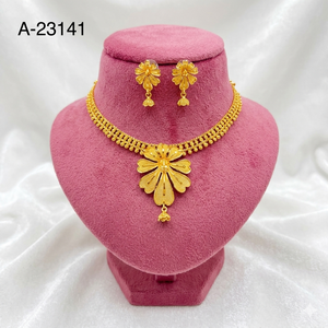 Ensemble collier et boucles d'oreilles en or plaqué pour femmes, style pyramide, bijoux ethniques classiques pour mariage A-23137 - Product Image 4