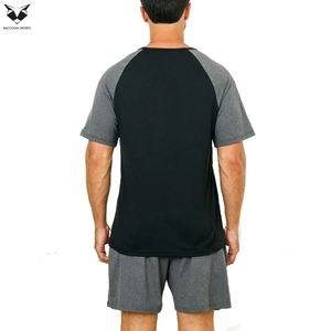 Conjunto de Verano de Alta Elasticidad, Camiseta de Manga Corta con Cuello Redondo y Bloques de Color Multicolor para Hombre, Conjunto de Camiseta y Pantalones Cortos para Usar en Verano - Product Image 5