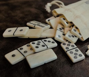 Juego de 25 piezas de huesos de búfalo de calidad perfecta para niños y adultos, juego de mesa para juegos de interior para la familia, a un precio competitivo. - Product Image 3