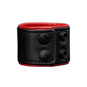 Brazalete de Cuero Marca Black Sheep Ecológico para Uso en Exteriores Negro Rojo Amarillo Azul con Logotipo Grabado Ajustable Accesorio de Moda - Product Image 5