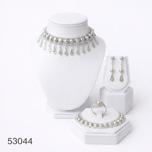 ชุดสร้อยคอผู้หญิงดีไซน์ใบไม้ประดับเพชรซิร์คอนชุบทองหรูหราทันสมัย พร้อมต่างหูแบบห้อยเข้าชุด สายโซ่แบบเชือก ยาว 16 นิ้ว รุ่น 53045 - Product Image 3