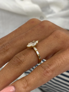 แหวนเพชรทรงมาร์คีส์และบาแกตต์ ทนทาน ทำจากทองคำ ทองคำโรสโกลด์ ทองคำขาว เงิน  เพชรเลี้ยงในห้องปฏิบัติการ igi de-f vvs-vs สำหรับผู้หญิง - Product Image 2