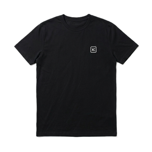เสื้อยืดแขนสั้นสีดำสำหรับผู้ชาย พิมพ์ลายโลโก้ XC คอกลม ทรงปกติ ผ้าฝ้ายถัก 100% พิมพ์ลายดิจิทัล แห้งเร็ว ระบายอากาศได้ดี - Product Image 6