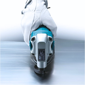 Cisaille à métal Makita JS1602 à haute vitesse de coupe de précision, 1,6 mm (calibre 16), avec poignée ergonomique - Product Image 2