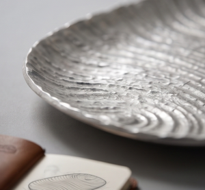 Plateau en métal à texture striée, design texturé, vaisselle de cuisine et de salle à manger, article pour fournisseur de commandes en gros - Product Image 4