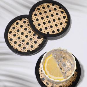 Juego de Posavasos Redondos de Ratán y Madera, Perfectos para la Protección de Muebles de Comedor, Fiestas, Eventos y Uso Diario, de la India - Product Image 1