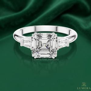 Anillo de Compromiso con Diamante Cultivado en Laboratorio con Corte Asscher Certificado por IGI, con Piedras Laterales Trapezoidales, Oro de 9K, 10K, 14K, 18K - Product Image 1