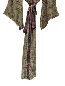 Robe en soie longue jusqu'aux chevilles, robe multicolores, robe de nuit, robe indienne vintage en soie recyclée, kimono en sari - Product Image 2