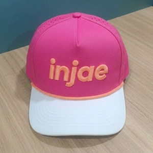 Gorras de Golf de 5 Paneles con Visera Precurvada Personalizadas OEM, Bordado 3D, Perforadas, Corte Láser, Estructuradas, ODM, MOQ Bajo, de Fábrica - Product Image 2