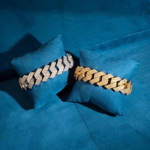 Pulsera de Eslabones Geométricos, Chapada en Oro de 22k, con Cristales de Estrás, Microincrustaciones, Unisex, de Lujo, para Uso Diario - Product Image 3