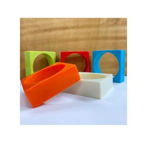 Brazaletes de Resina Impermeables Hechos a Mano de Primera Calidad para Mujer, Joyería Elegante de Moda, Acabado Liso y Brillante, Colores Personalizados, para Bodas y Fiestas - Product Image 3