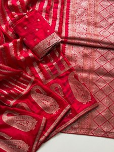 Sari en satin de soie style doux, collection de luxe pour mariages et fêtes, vêtement ethnique traditionnel de créateur, tendance et à séchage rapide - Product Image 3