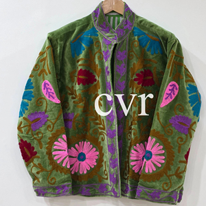 Abrigo de Lujo Hecho a Mano, Chaqueta de Terciopelo Boho con Bordado Suzani, Prenda Exterior Ecológica para Mujer, Chaqueta de Terciopelo Suzani para Invierno, Ideal para Fiestas - Product Image 1