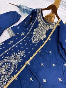 Ensemble de luxe en soie bleue Georgette, broderie Zari lourde, Kurta droite, Gharara, Salwar Kameez modeste indien pakistanais - Product Image 4