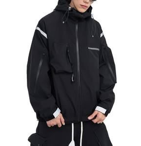 Veste coupe-vent haute performance dotée d'un tissu respirant et résistant à l'eau, d'un coupe ajusté et d'une protection fiable pour un usage quotidien. - Product Image 3