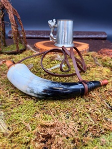 Correa de Cuero de Color Natural con Polvo de Cuerno de Búfalo Ecológico Hecho a Mano por ILAHI, Artículo de Arte Rústico Coleccionable para Halloween y Año Nuevo - Product Image 3