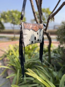 Bolso de Hombro de Cuero con Flecos, Diseño Artesanal, Estilo Bohemio, Vintage, Hecho a Mano, con Pelo de Vaca, Último Modelo - Product Image 3